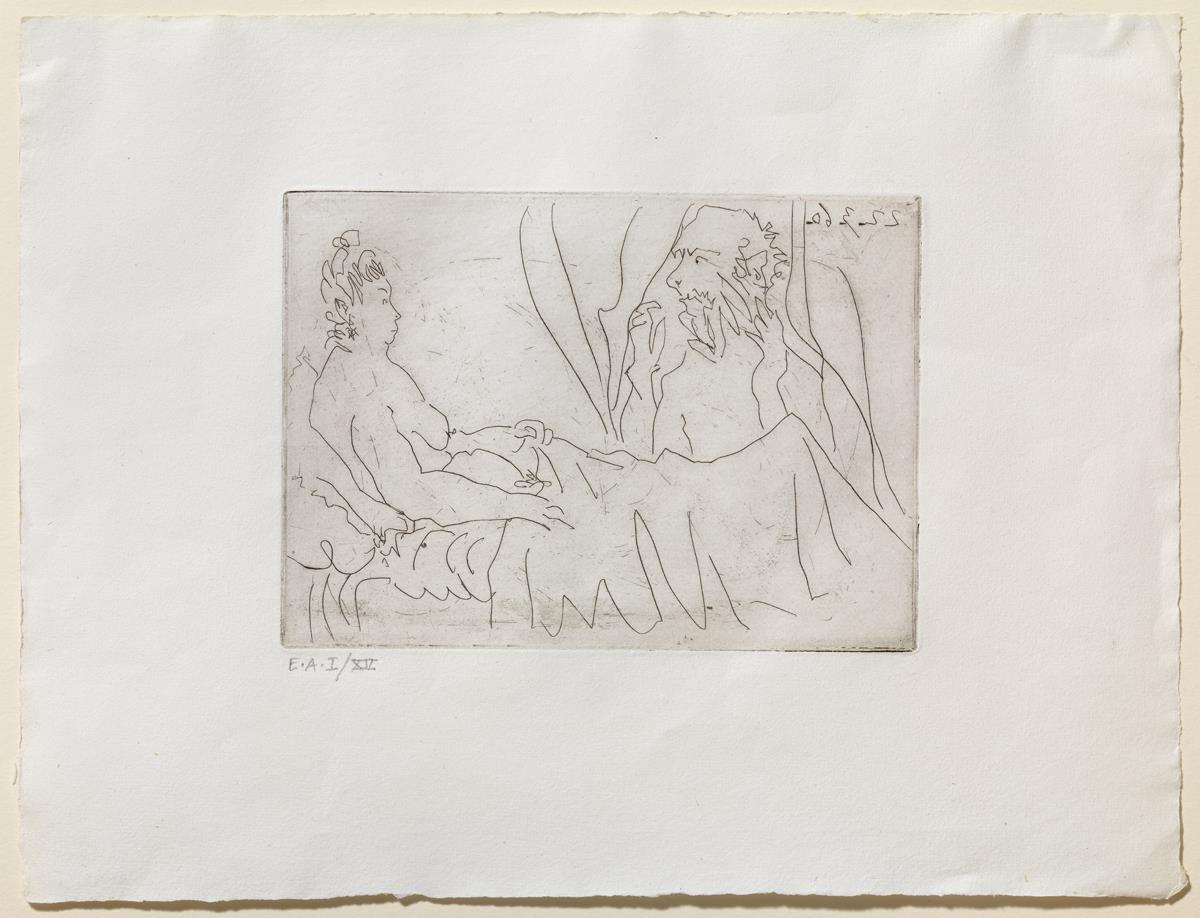 Un viejo sorprende a una mujer en la cama