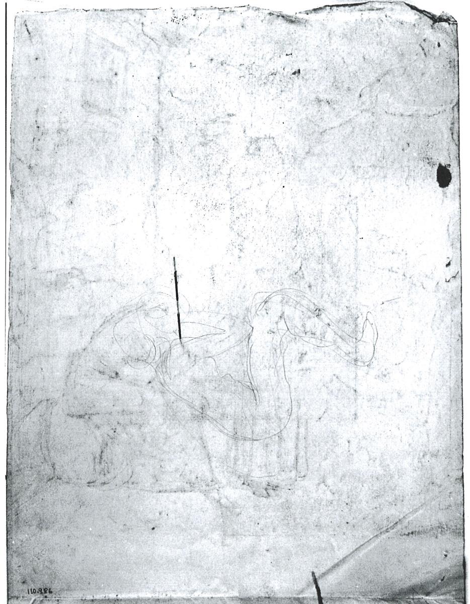 Nena de poble i figura femenina asseguda