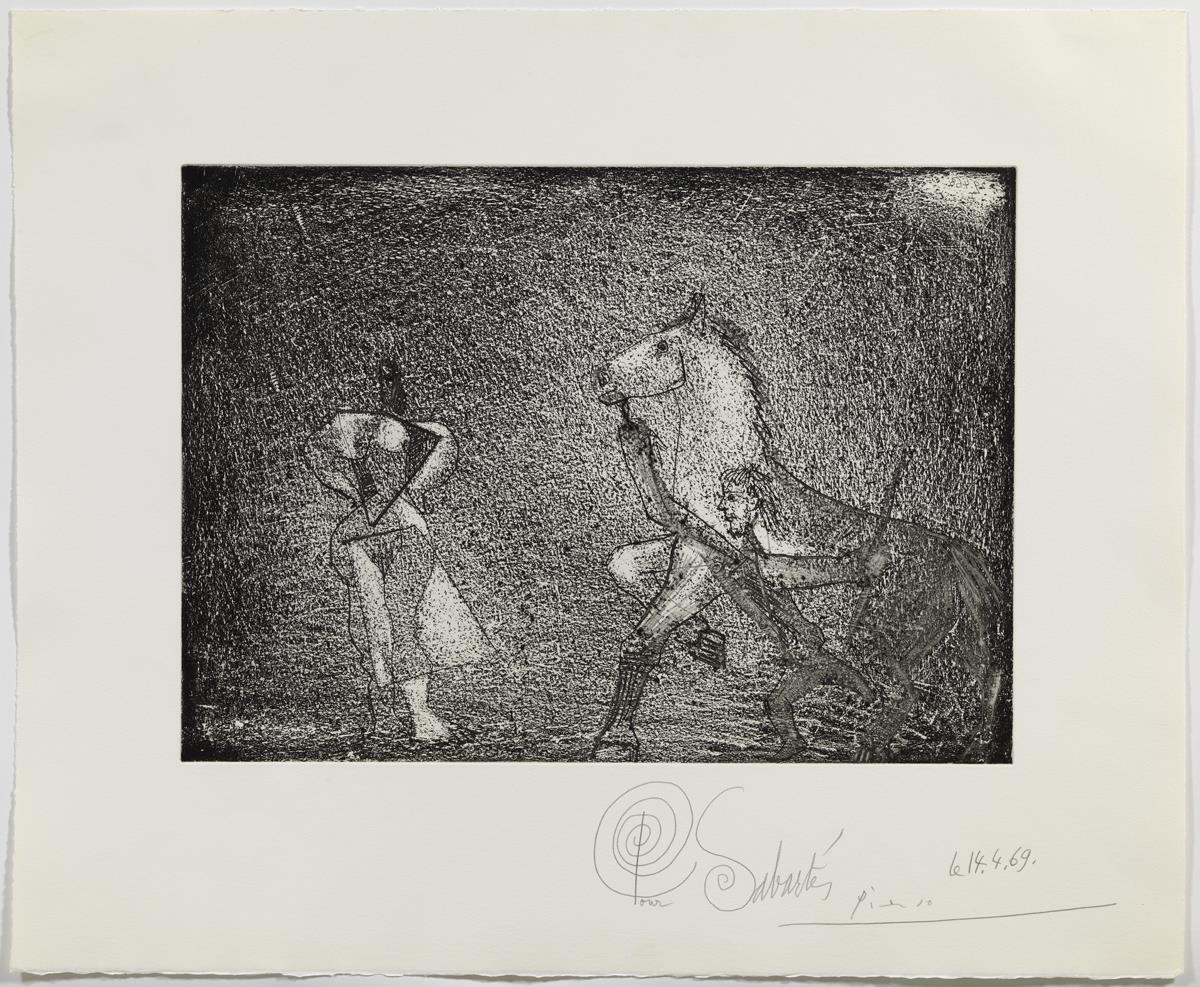 Home sofrenant un cavall davant d'una dona