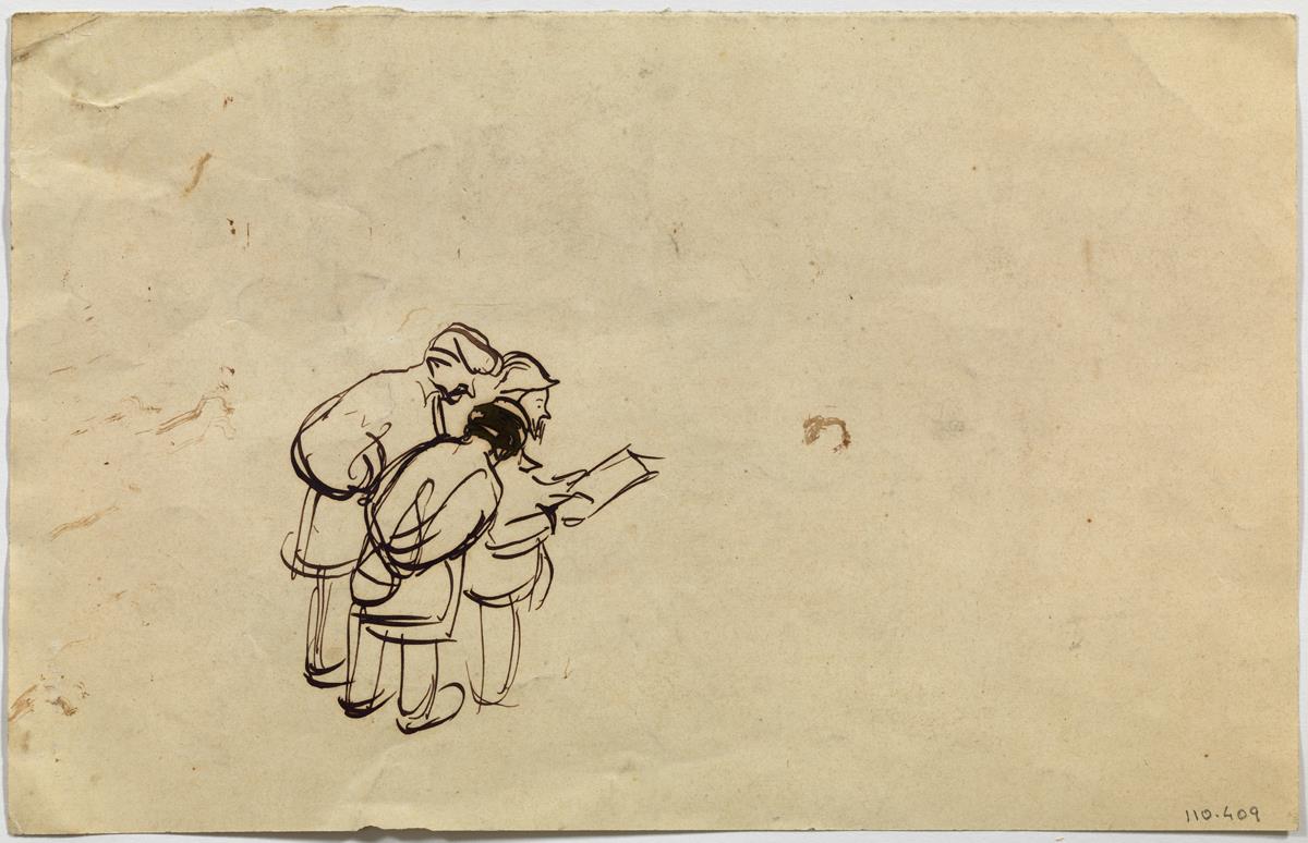 Hombre leyendo y curiosos