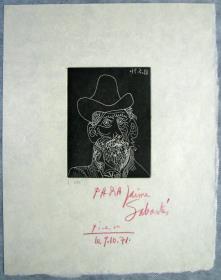 Busto de hombre barbudo con sombrero