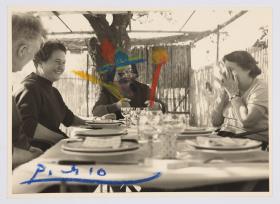Pablo Picasso, Anna Maria Torra, Sra. Lacourière y Édouard Pignon en el restaurante La Colombe
